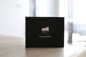 Product photo »Elbphilharmonie Dispenser White«