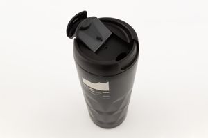 Produktabbildung »Coffee-to-go Becher Elbphilharmonie Logo Silber«